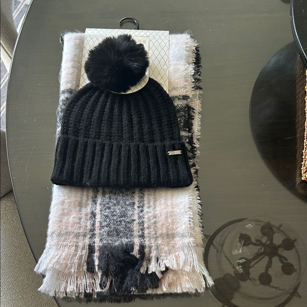 Steve Madden Black Knit Beanie with Plaid Scarf
